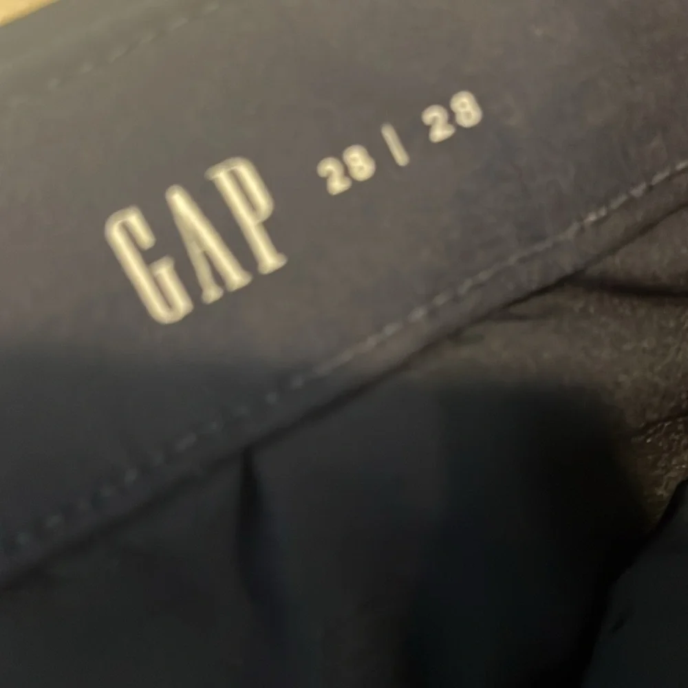 GAP men’s navy blue slacks / pants. Slim tech. Size 28 x 28